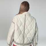 Giacca Trapuntata – Collo Alto e Tasche a Toppa – Stile Invernale Accogliente